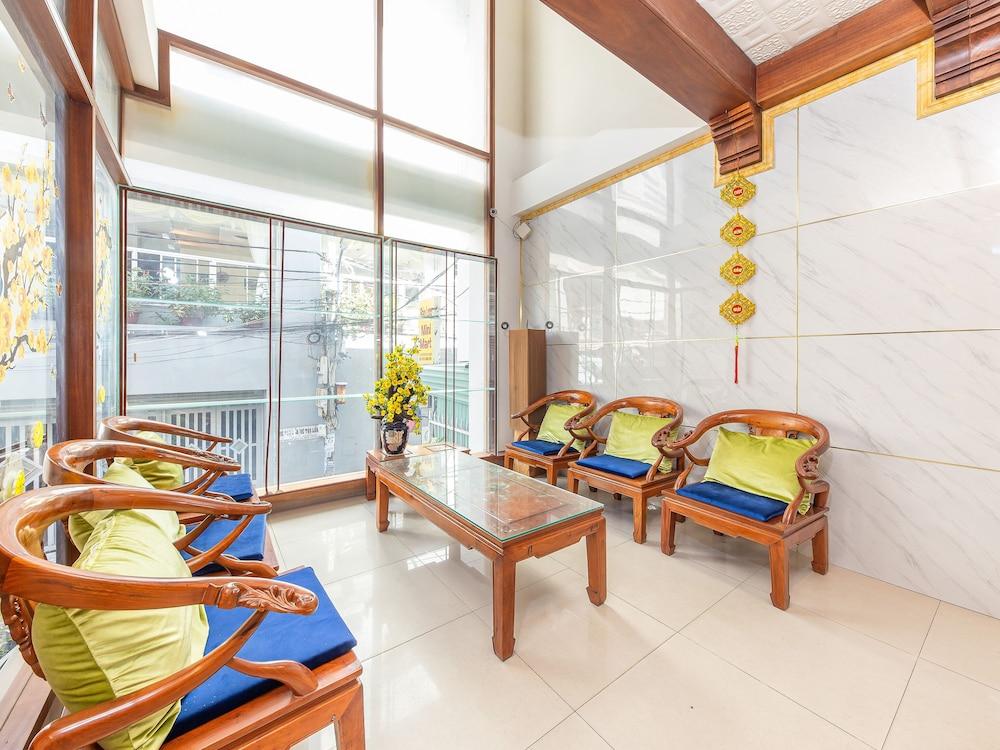 White Lion Hotel 芽庄 外观 照片