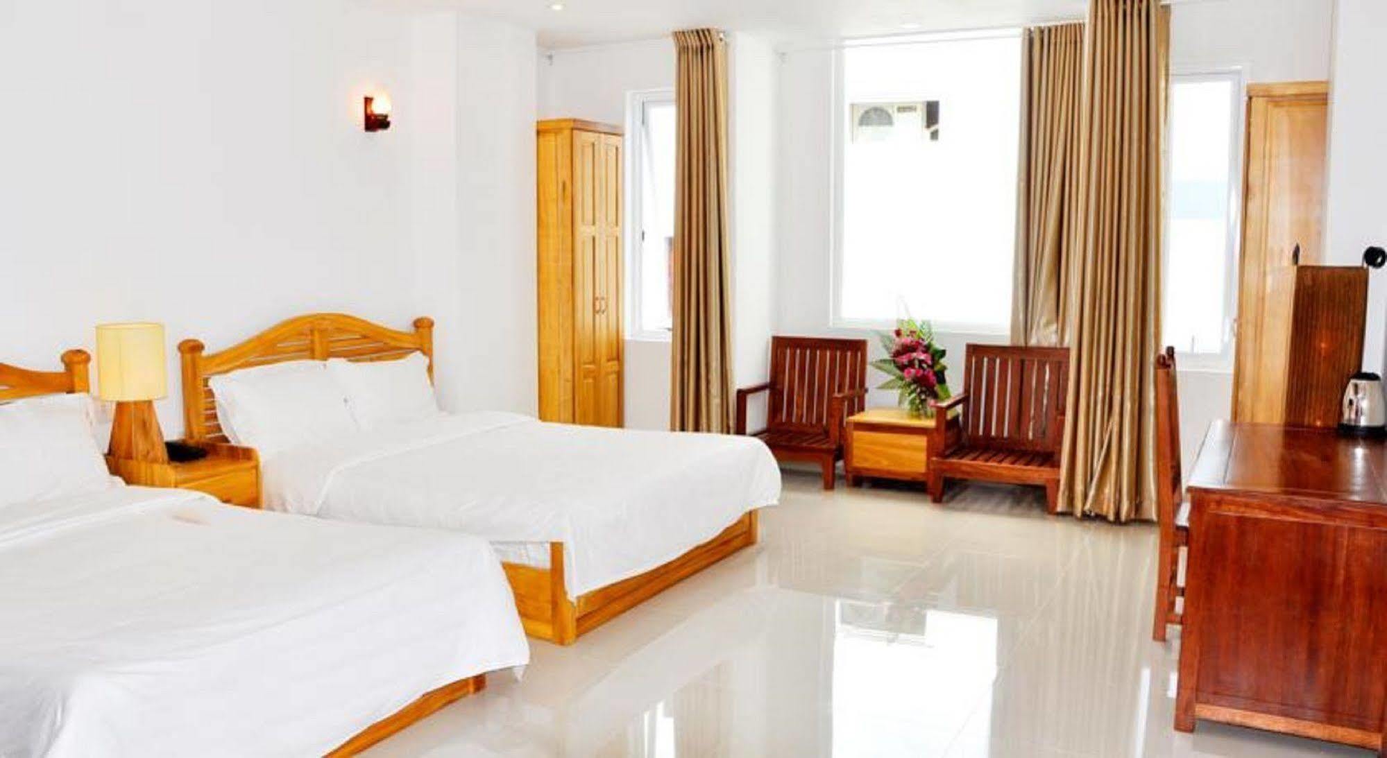 White Lion Hotel 芽庄 外观 照片