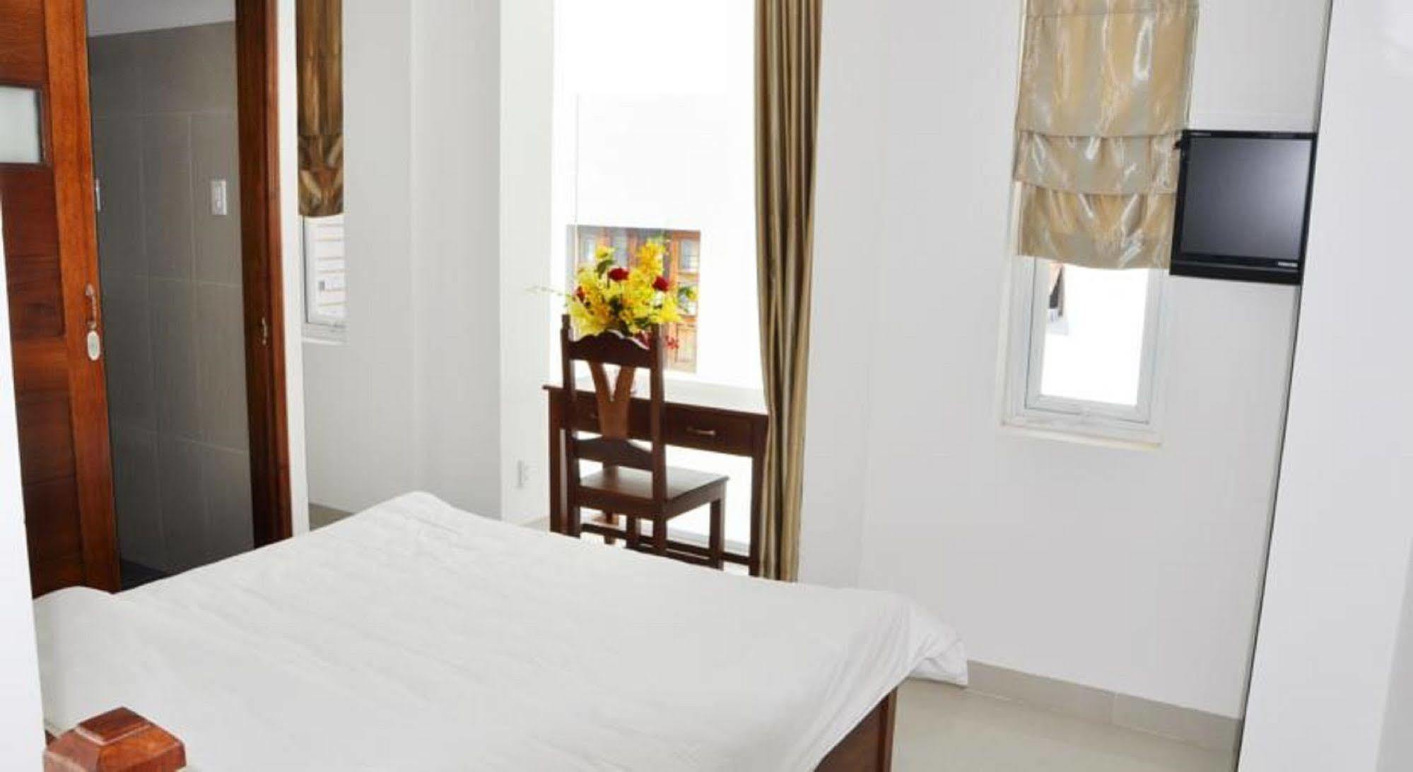 White Lion Hotel 芽庄 外观 照片