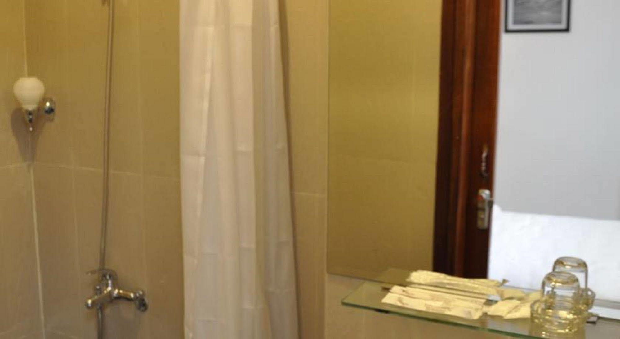 White Lion Hotel 芽庄 外观 照片